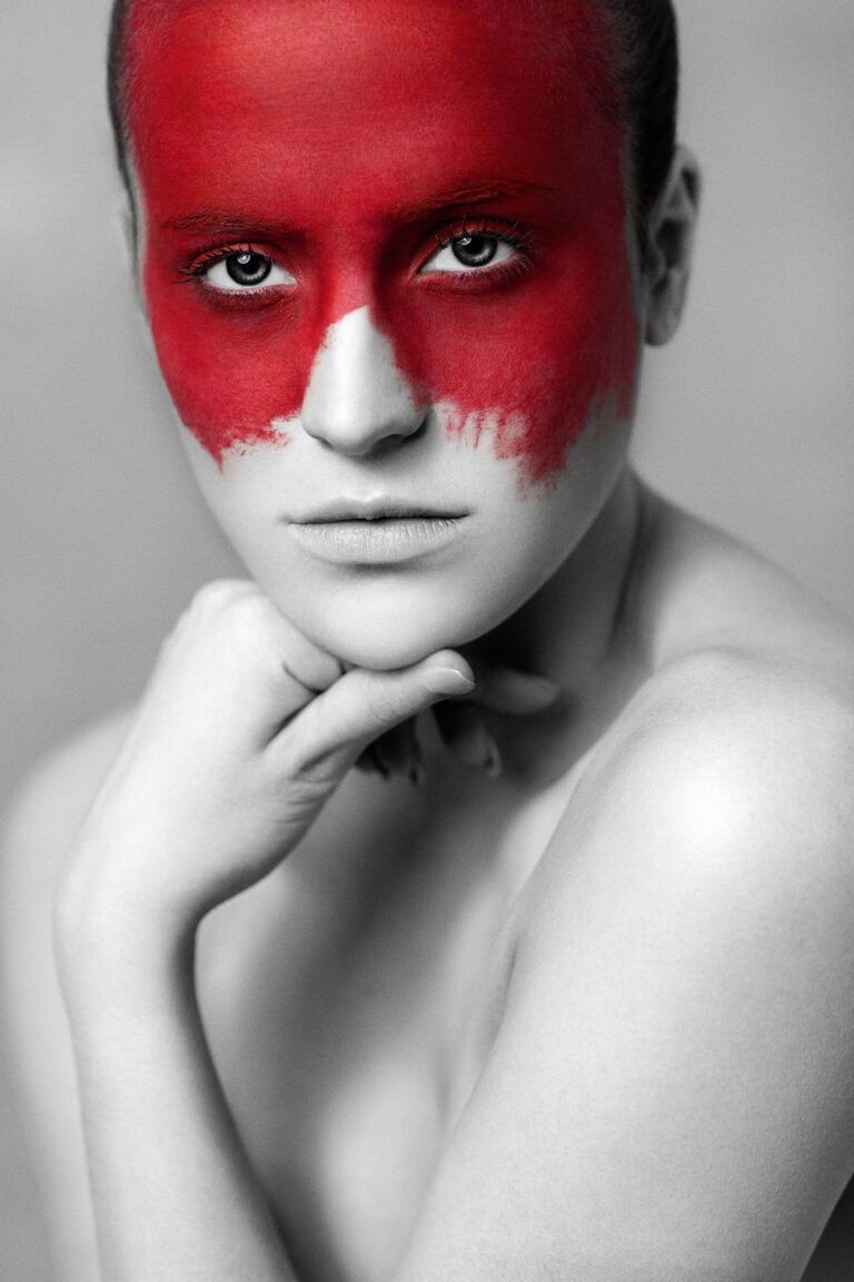Andy Stone - "red" from "the color in black & white" - photography art project by the artist Andy Stone Photo